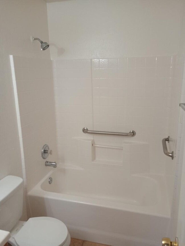 Building Photo - 2 bedroom in Eloy AZ 85131