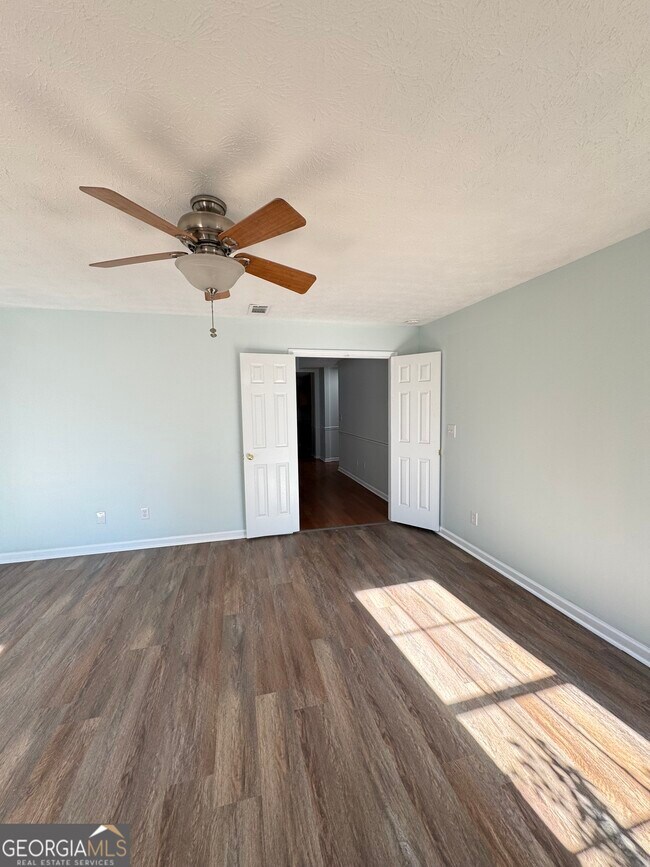 Building Photo - 1009 Chads Ridge Dr