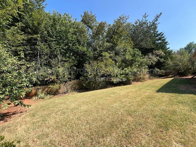 Building Photo - 1709 Del Simmons Dr