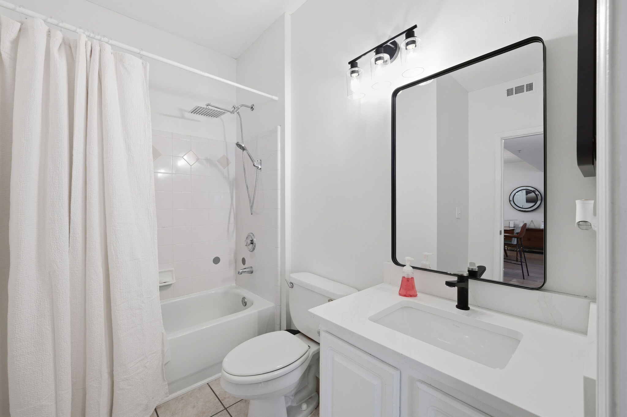 Building Photo - 955 Juniper St NE