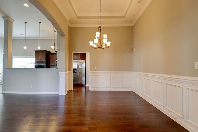 Building Photo - 1008 Meadowview Ln