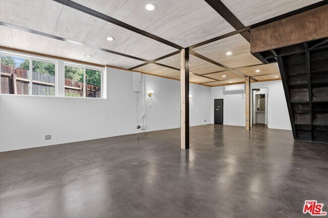 Building Photo - 21549 Summit Trail