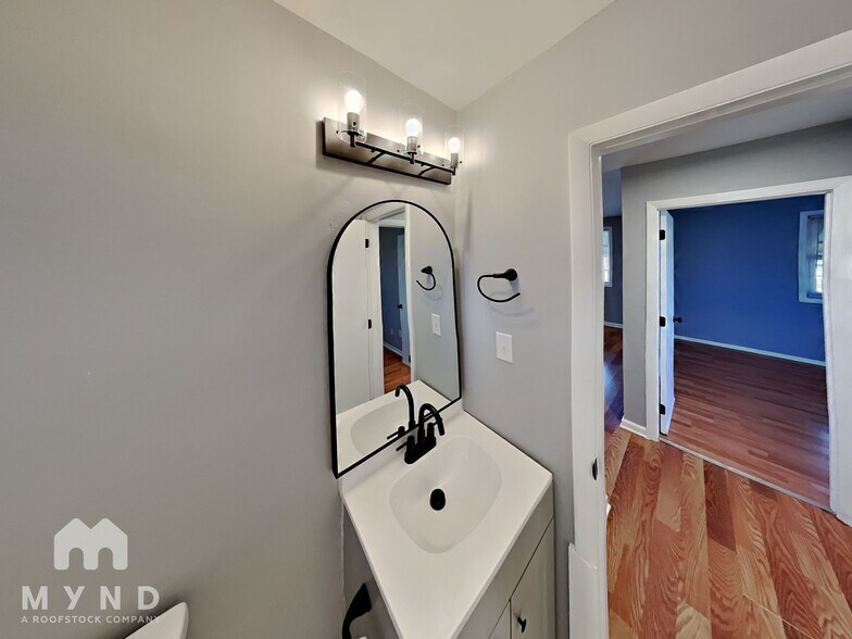 Building Photo - 2519 Ponderosa Dr