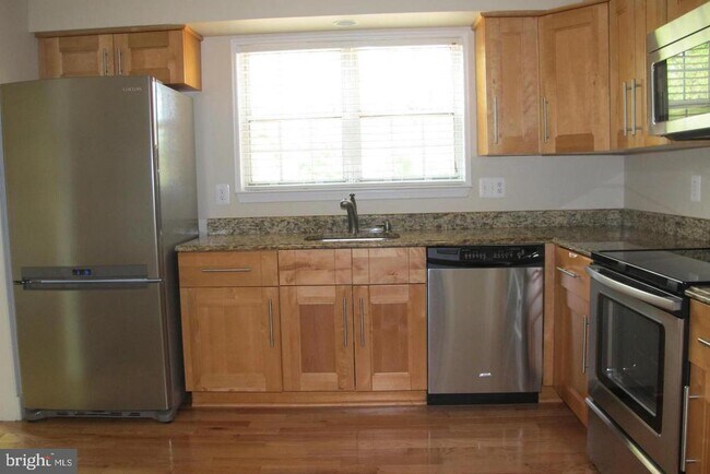 Building Photo - 17407 Gallagher Way