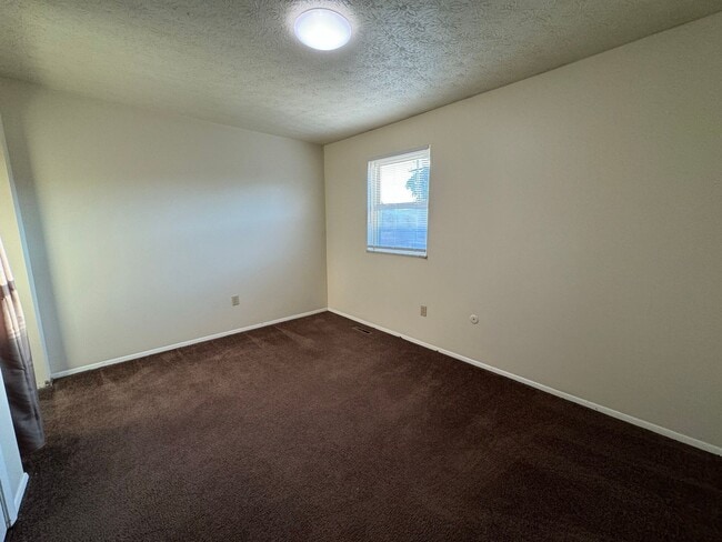 Building Photo - 84 W 9th Ave