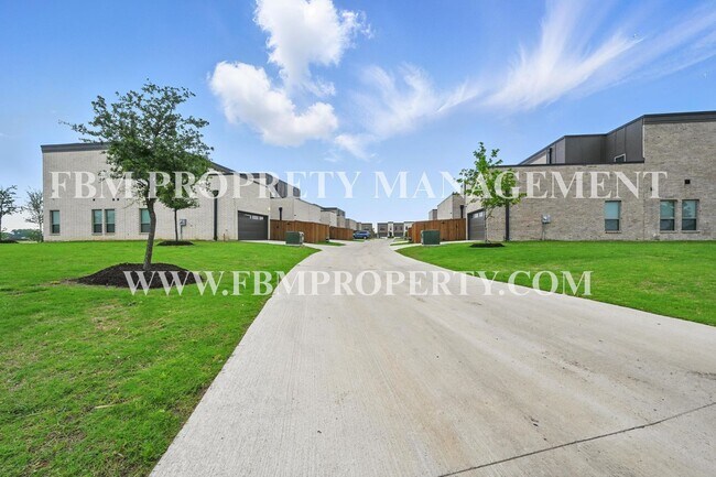 Building Photo - 2136 Layla Dr