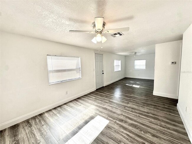 Building Photo - 3905 54th Ave N