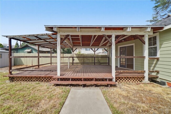 Building Photo - 173 S Meridith Ave