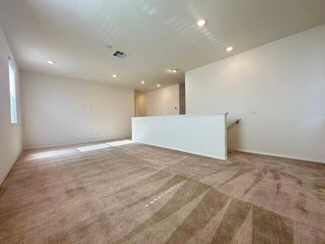 Building Photo - 4837 S Jordan Ave