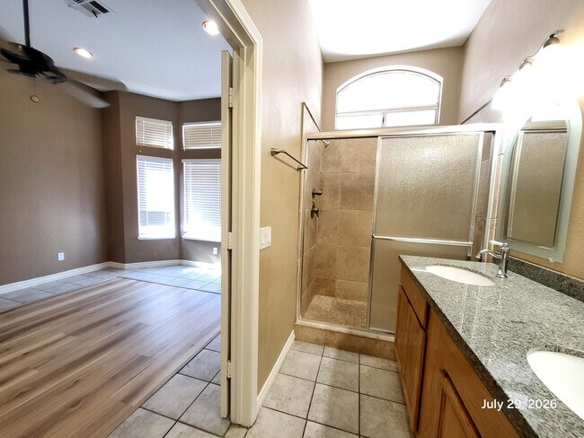Building Photo - 9436 Summer Rain Dr