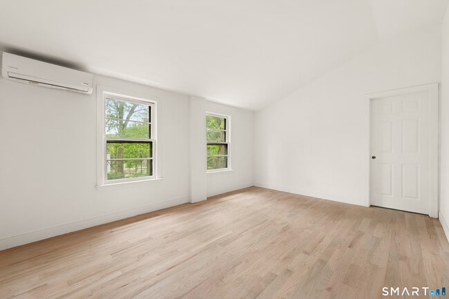 Building Photo - 1335 Wolf Hill Rd