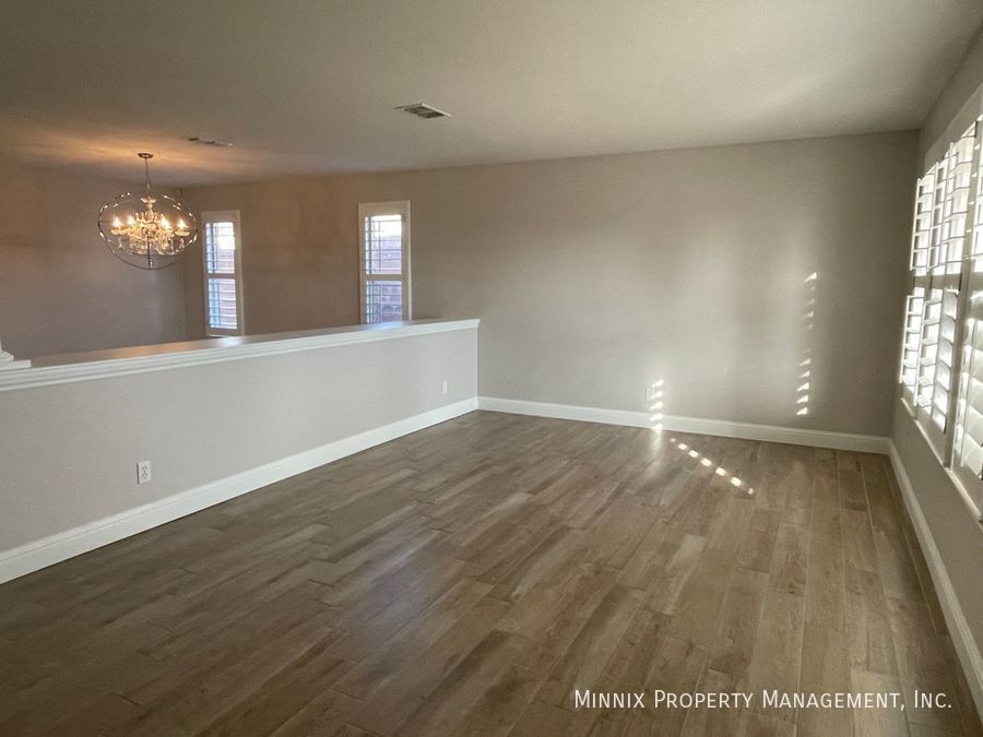 Building Photo - 8241 San Antonio St