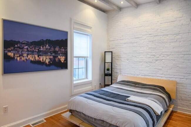 Building Photo - 2028 Webster St