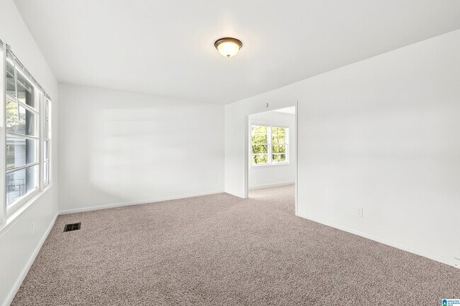 Building Photo - 932 5 Mile Rd