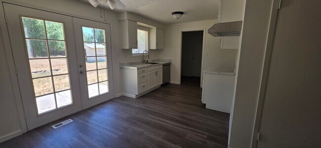 Building Photo - Beautifully Remodeled 3-Bedroom Home on a Spacious ½-Acre Lot!
