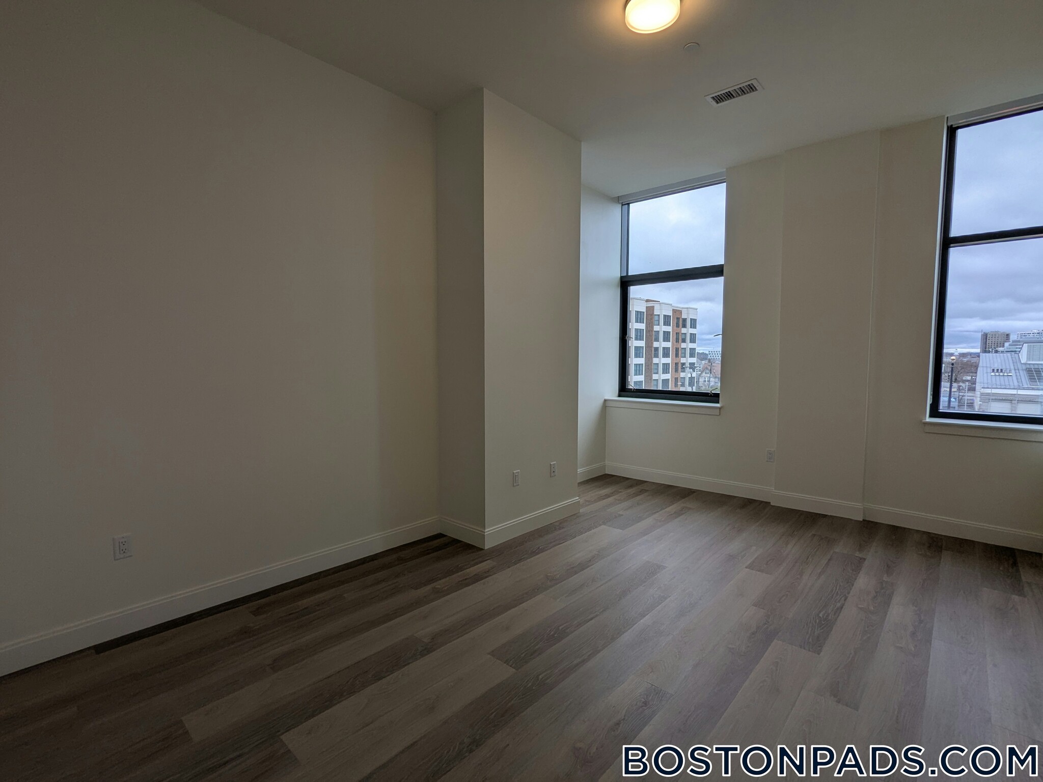 Building Photo - 1079 Commonwealth Ave