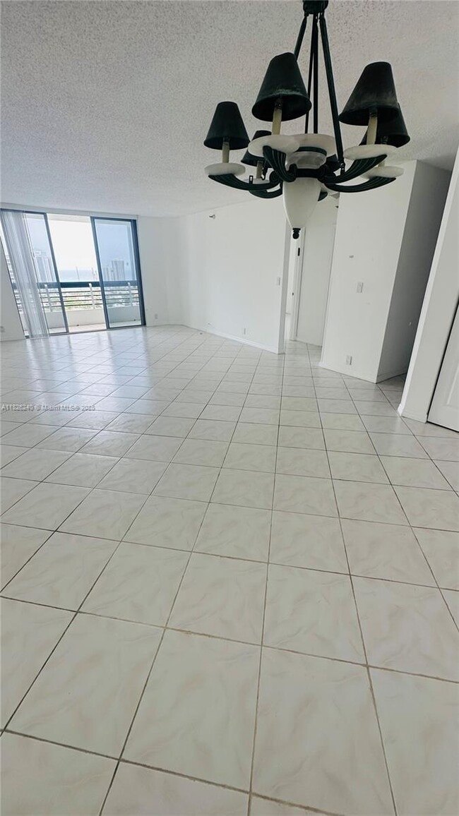 Building Photo - 3530 Mystic Pointe Dr