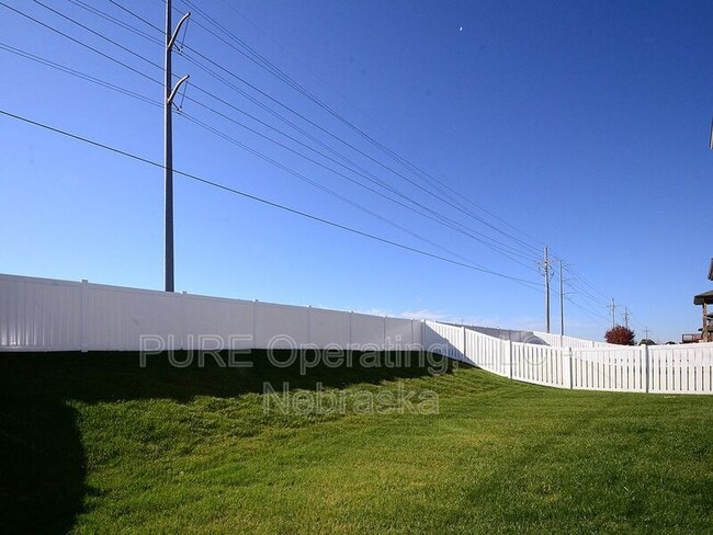 Building Photo - 16509 Heather St