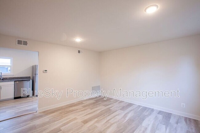 Building Photo - 1000 Monticello Rd