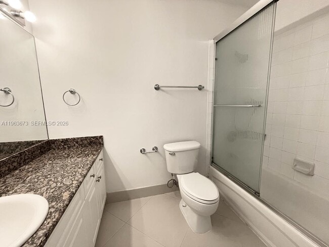 Building Photo - 520 SE 5 Ave