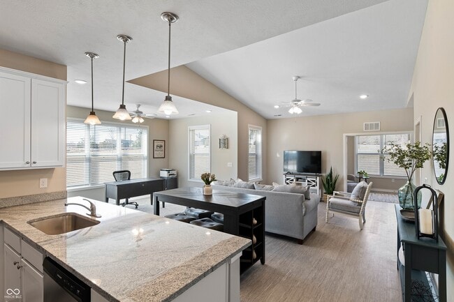 Building Photo - 46 Cypress Dr