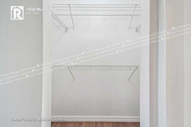 Building Photo - Charming 4-Bedroom Ranch with a Spacious L...