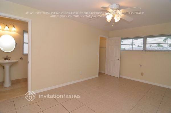 Building Photo - 138 SW 48th Terrace