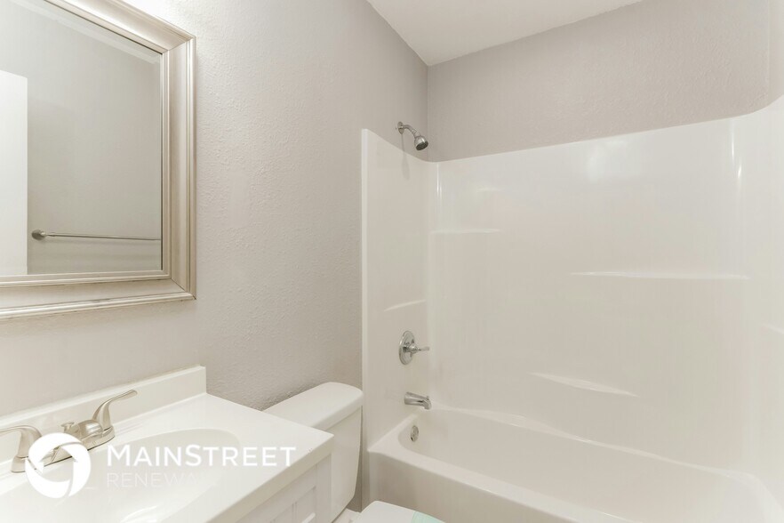 Building Photo - 224 Woodgrove St