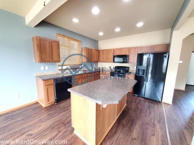 Building Photo - Amazing 3 Bed + 2 bonus rooms in Puyallup!