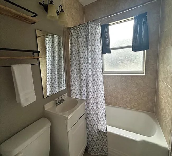 Building Photo - Bartow Rental Home!