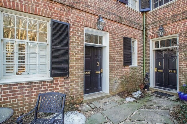 Building Photo - 1216 Sophia St