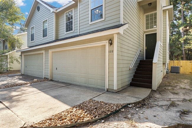 Building Photo - 122 S Walden Elms Cir