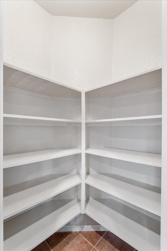 Building Photo - 1073 Huntly Dr