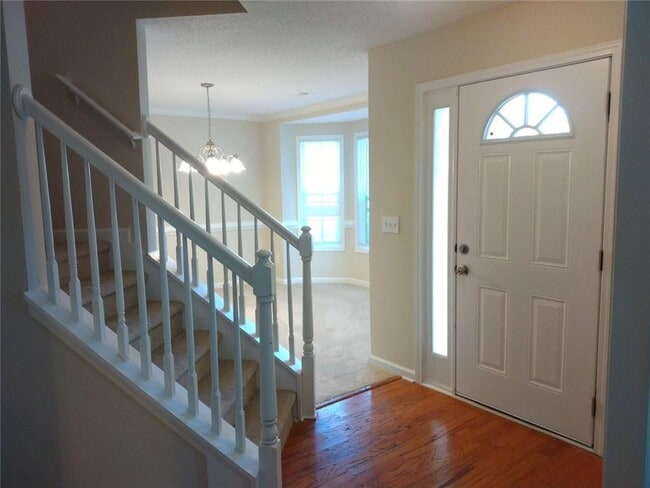 Building Photo - 131 Peachtree Glen Dr