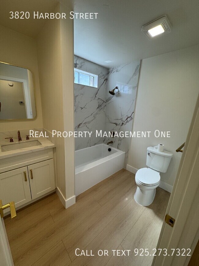 Building Photo - 3820 Harbor St