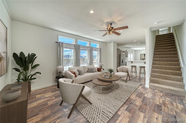 Building Photo - 902 W 6th St