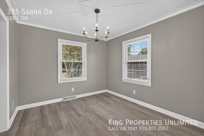 Building Photo - 335 Sabra Dr