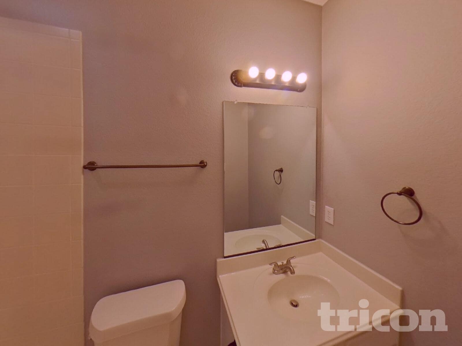 Building Photo - 2107 Parkvista Ct