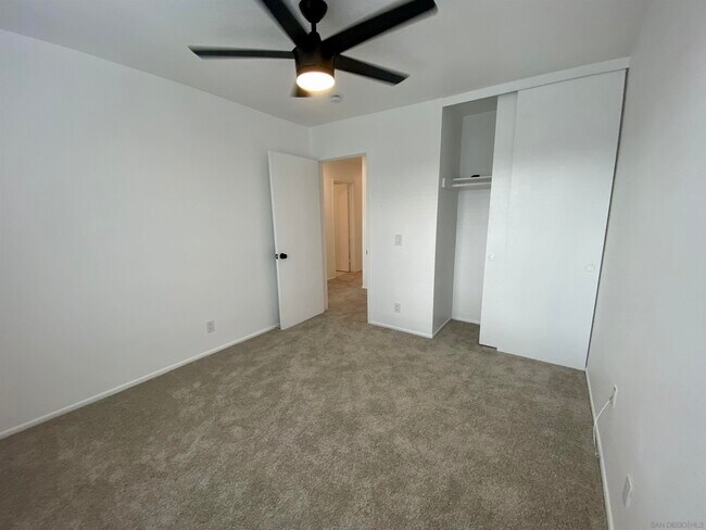 Building Photo - 293 Chapalita Dr