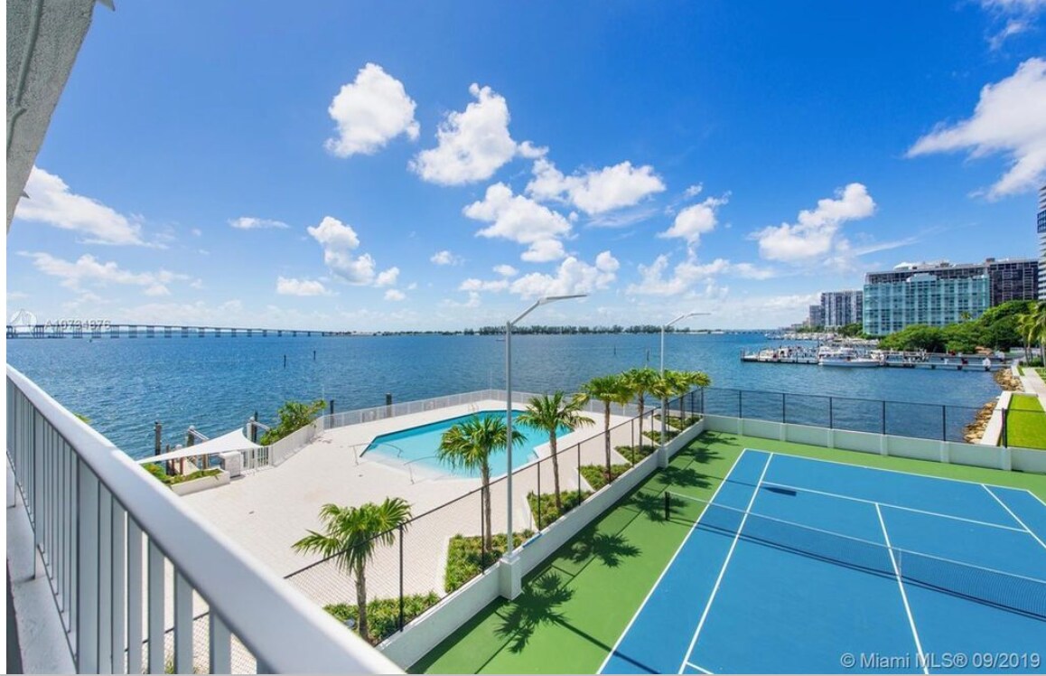 Building Photo - 200 SE 15th Rd