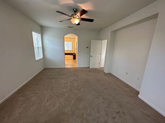 Building Photo - Beautiful 4 Bedroom, 3 Bath Mountain House...
