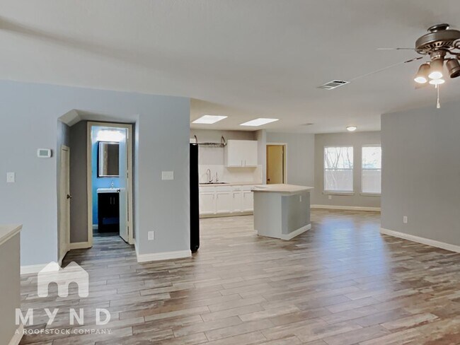 Building Photo - 904 Swallow Ridge Cove