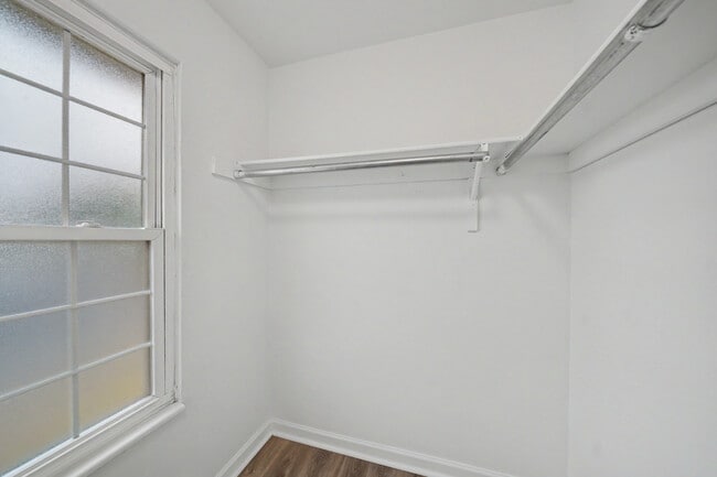 Building Photo - 9587 Dudley Dr