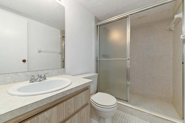 Building Photo - 250 Jacaranda Dr