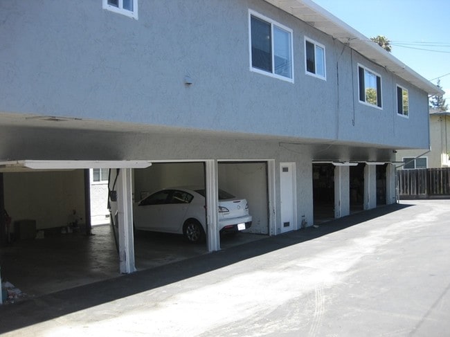 Building Photo - 2238 Tomasina Ct