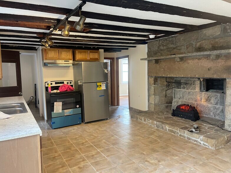 Building Photo - 19 Alton Bradford Rd