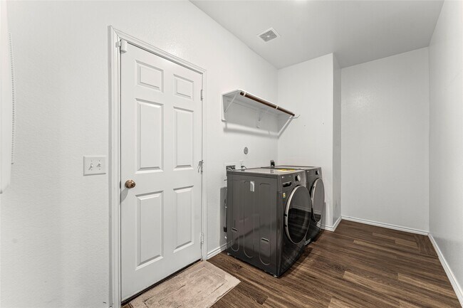 Building Photo - 5826 Savanna Pasture Rd