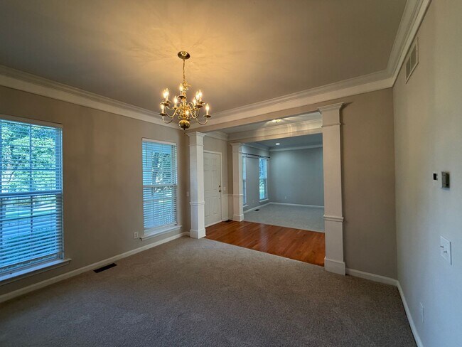 Building Photo - 1108 Harding Cir