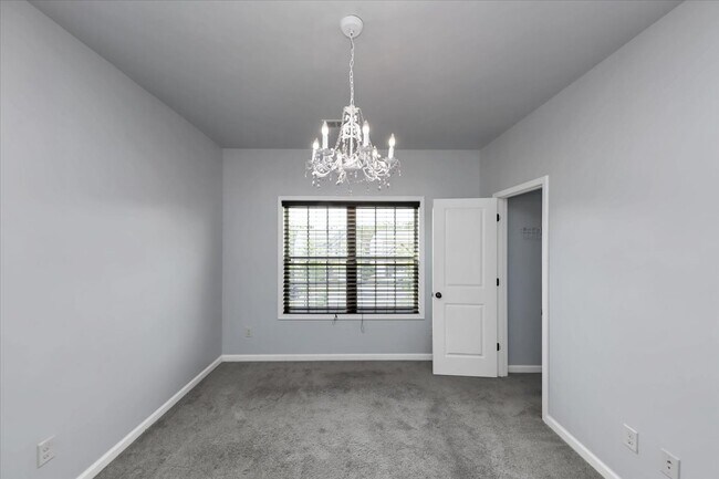 Building Photo - 6059 Cove Park Dr