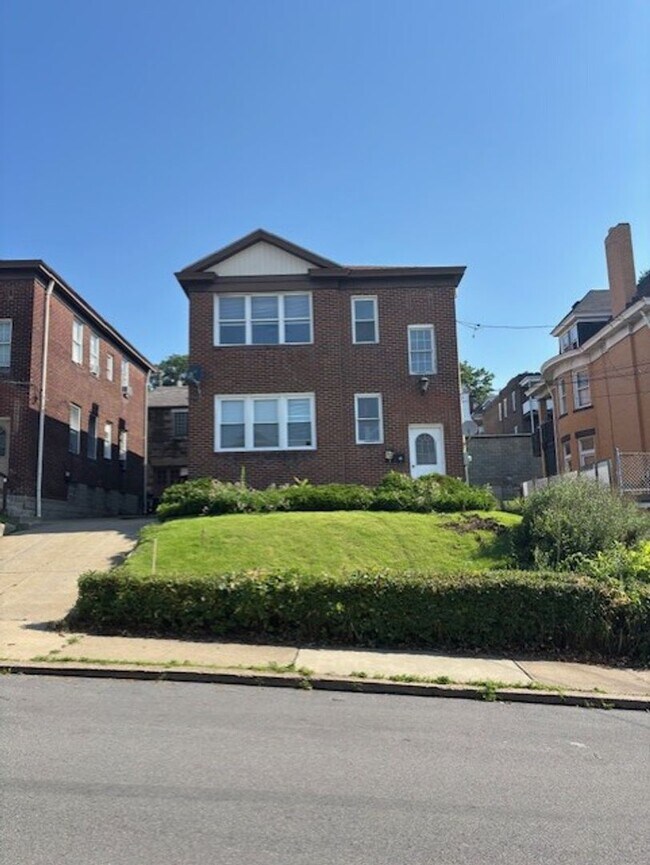 Primary Photo - 2709 Pyramid Ave